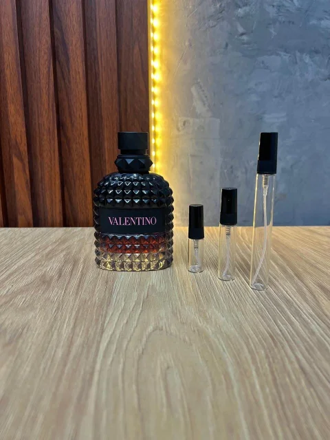 Uomo Born in Roma Intense de Valentino con decants