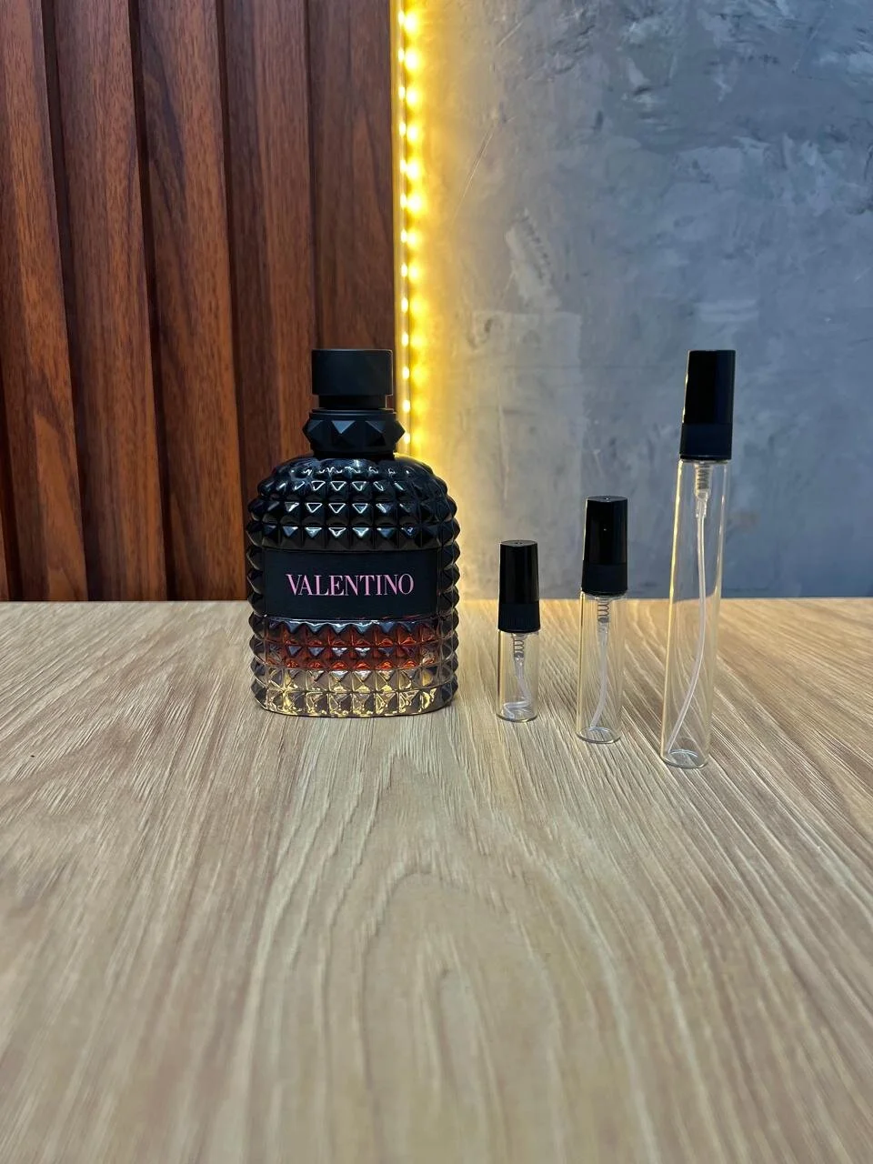 Uomo Born in Roma Intense de Valentino con decants